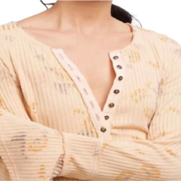 Free PEOPLE Layer Me Henley Top Size XS - Picture 8 of 9